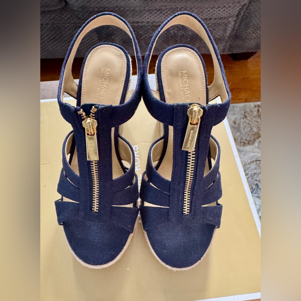 Michael Kors Blue Sandals with Elegant Design